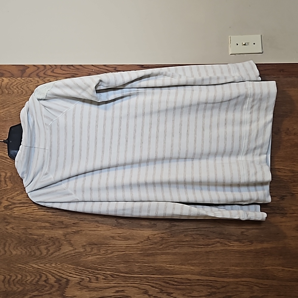 Sweater - Picture 2 of 4